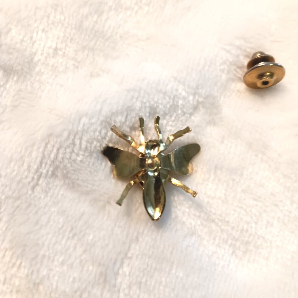 Vintage Gold Tone Bee Brooch Pin Hand-Painted Flower Body Initialed 1" Whimsical - Picture 5 of 10